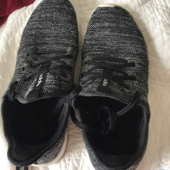 Woman’s black adidas size 8 cloudfoam tennis shoes - Picture 2 of 4